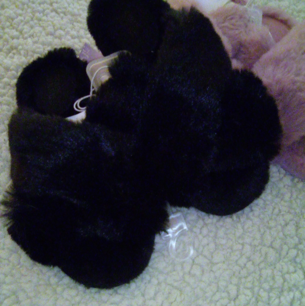 Fur slippers